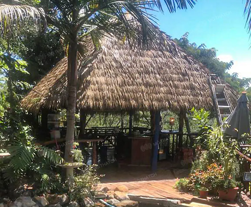 Forest Resort - Casa de palmeras sintéticas