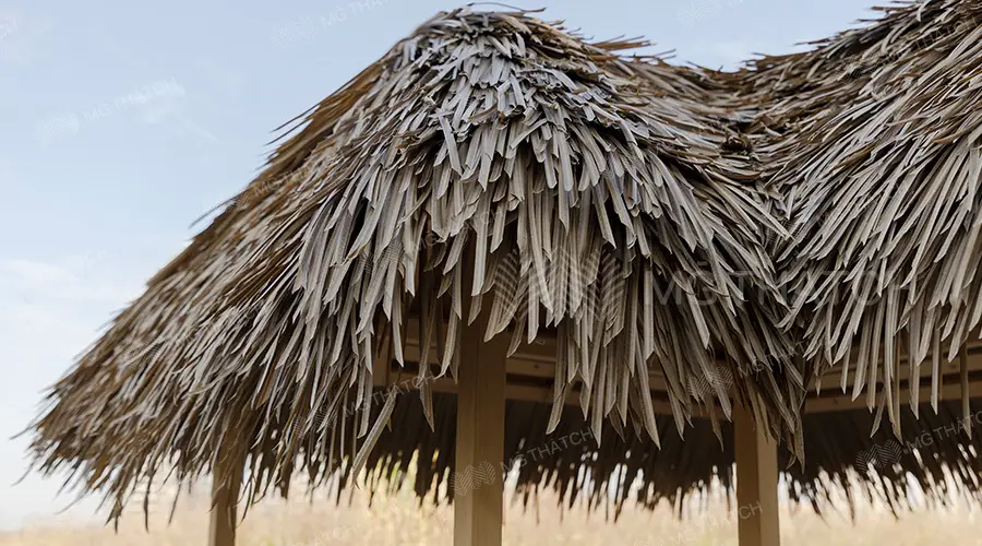 Renovación de techos de paja artificial a prueba de agua